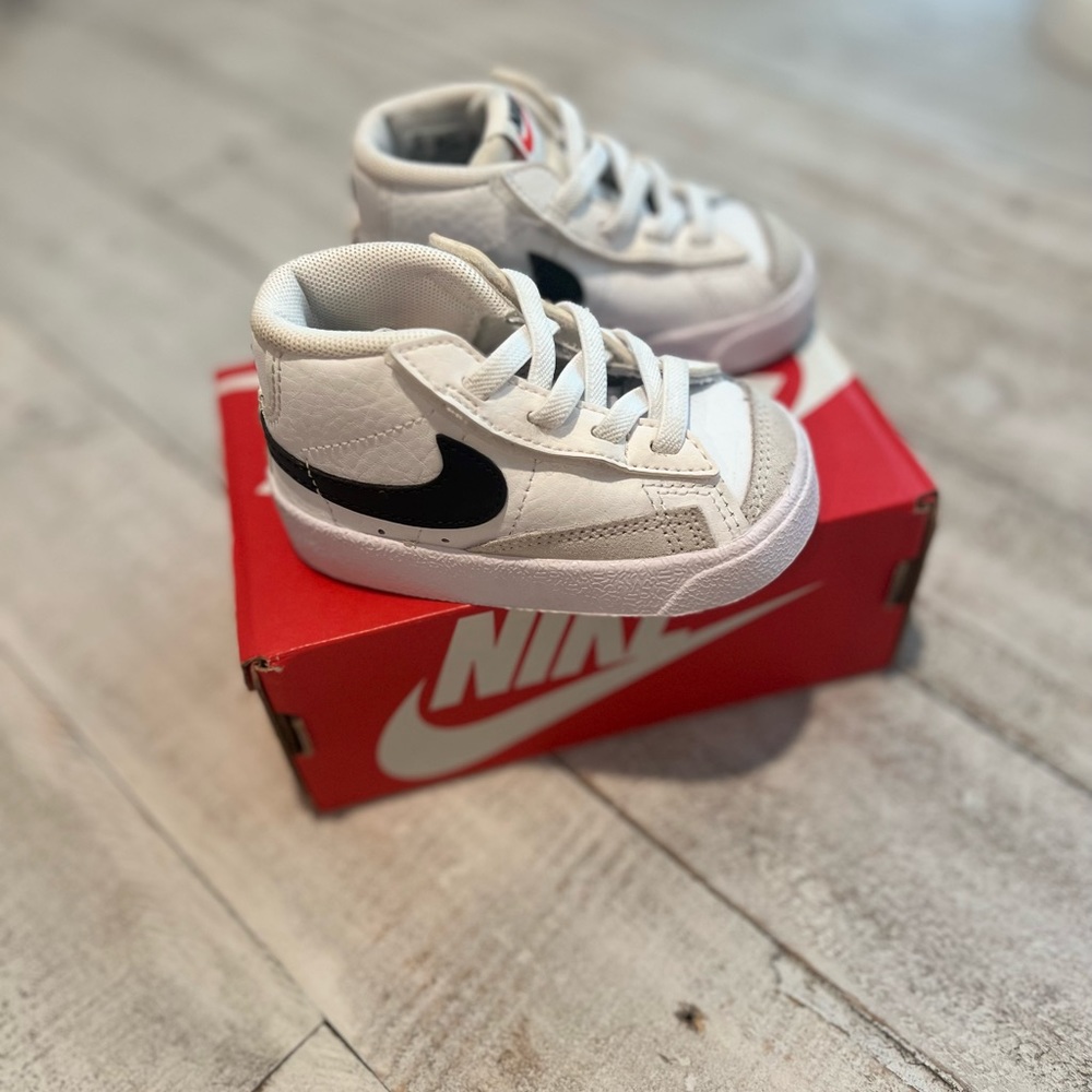 Nike blazers 4C